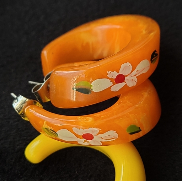 Bakelite earring bundle - Picture 2 of 2